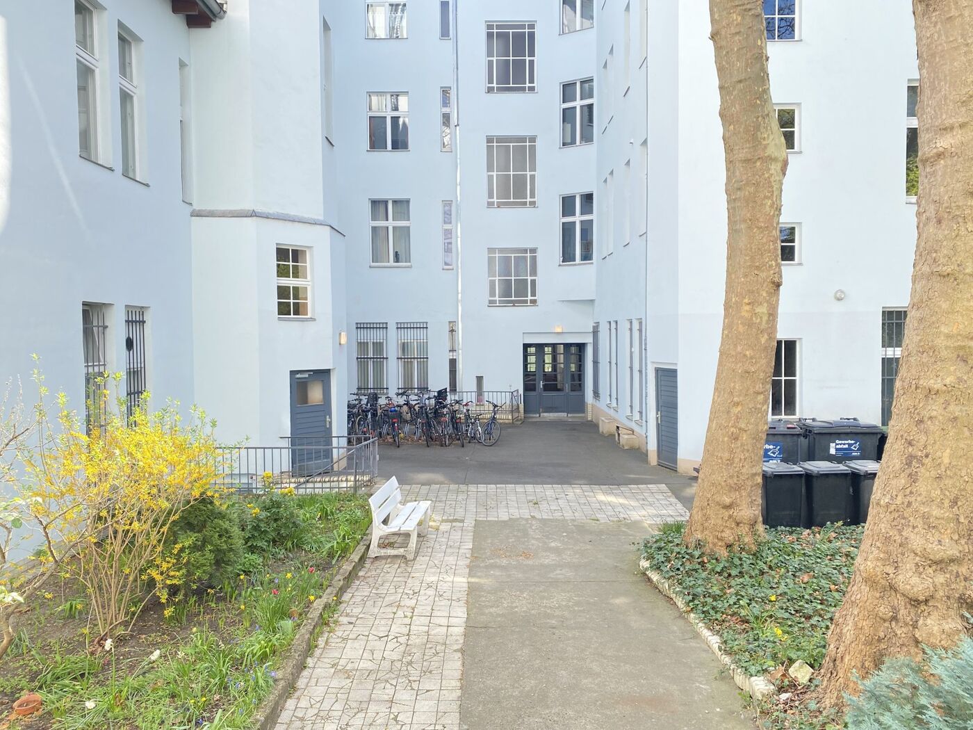 Blick zum Vorderhaus