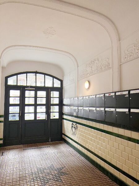 Eingangsbereich Gebäude